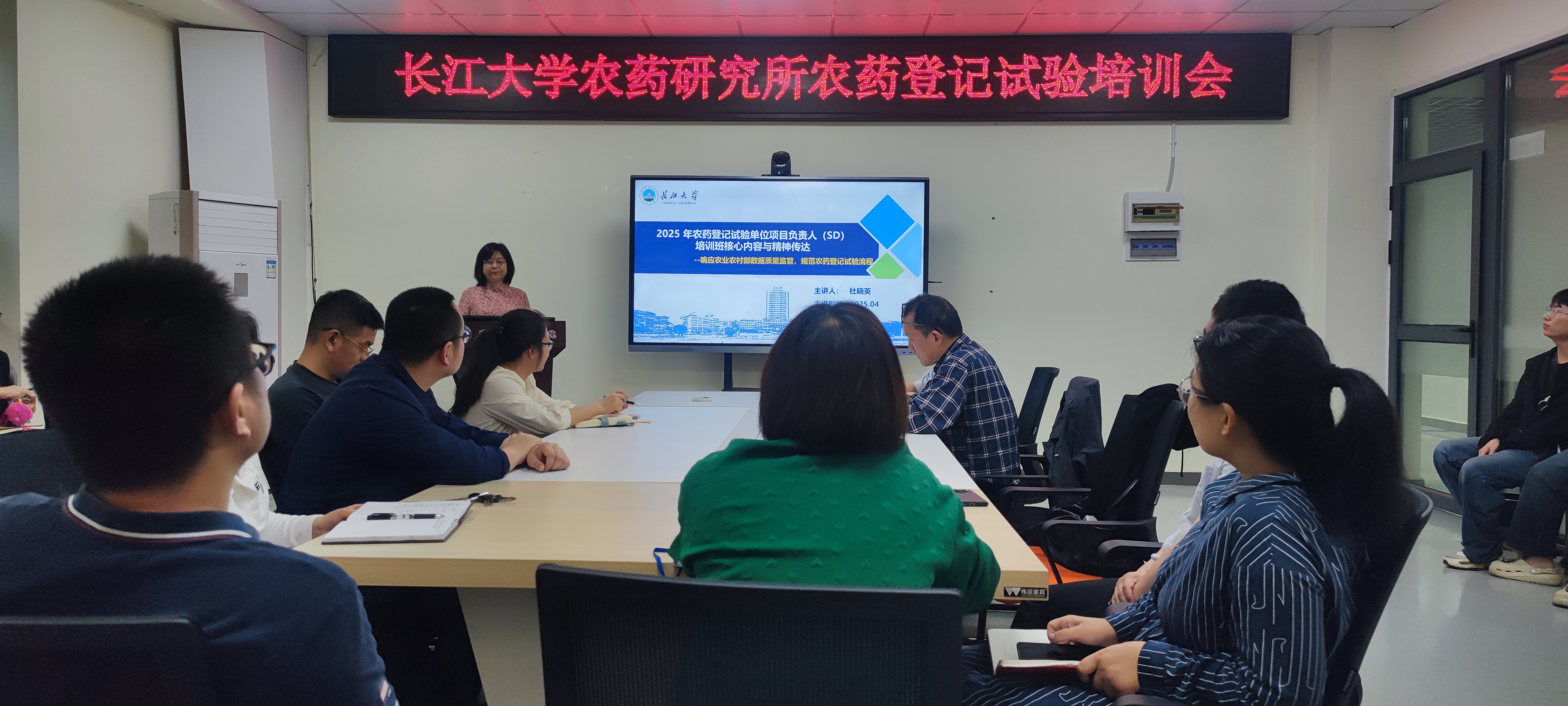 8a198f276609a415a36a0baf53cea32